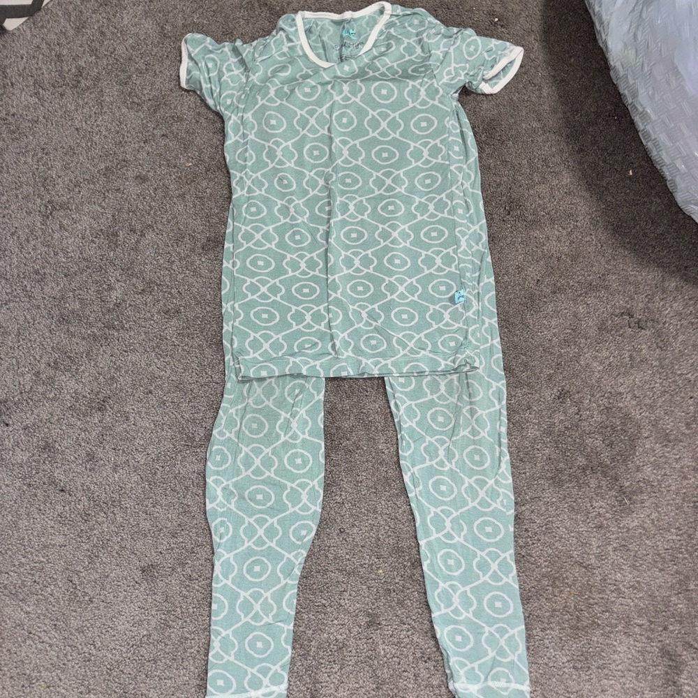 Kickee Pants Catch a Tiger size 8 pajamas